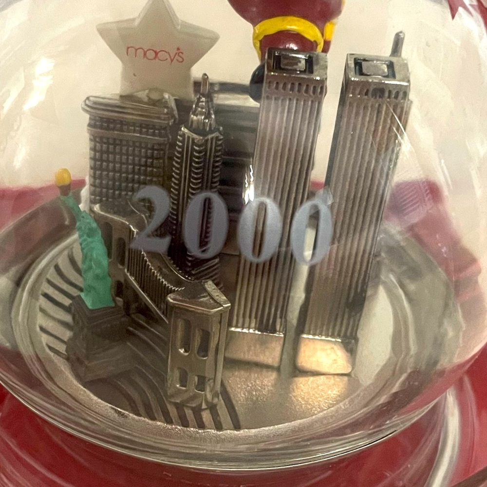 NWT Year 2000 Macy's Parade Curious
George Collectible Ornament w/ Stand